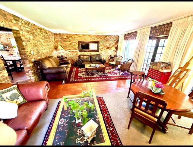 4 BEDROOM HOUSE FOR SALE IN OAK PARK